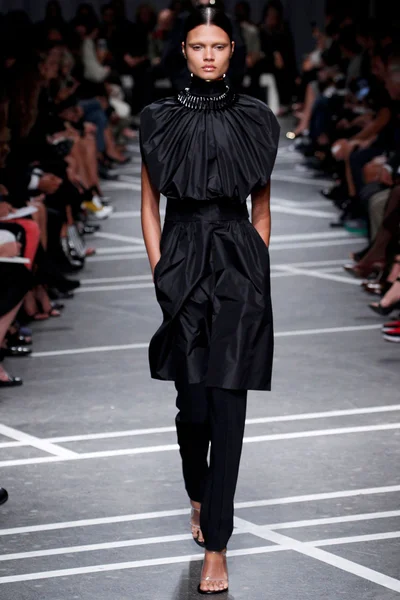 Look 22